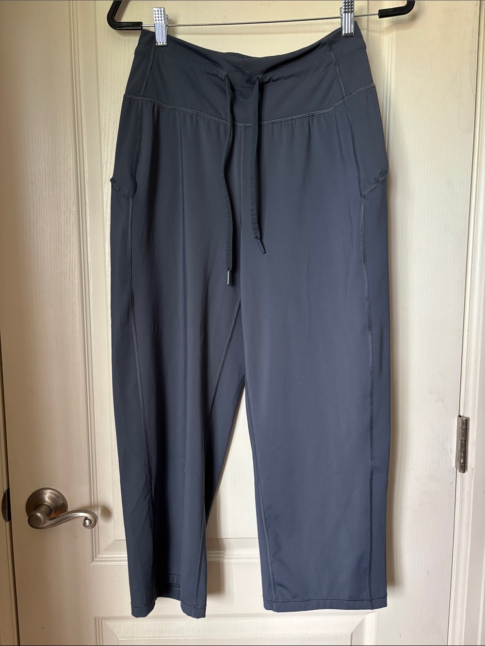 Athleta Brooklyn Ankle Pants Gray Lightweight Travel Workwear Pockets